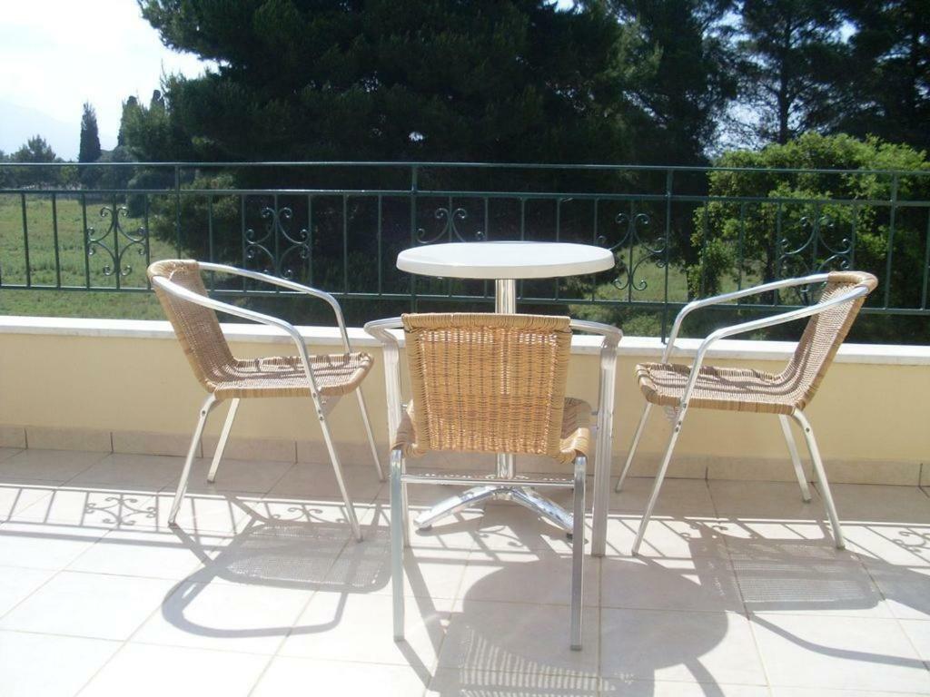 Villa Amelia Μεταξάτα Εξωτερικό φωτογραφία