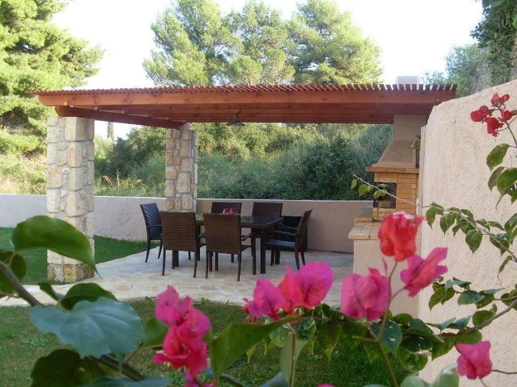 Villa Amelia Μεταξάτα Εξωτερικό φωτογραφία